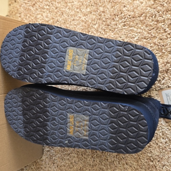 MUK LUKS Women's Augie Mini side zip cozy booties size 9 NWT - Picture 2 of 4